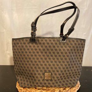 Dooney & Bourke Bag